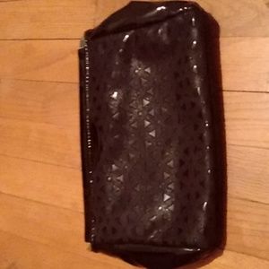 Black clutch